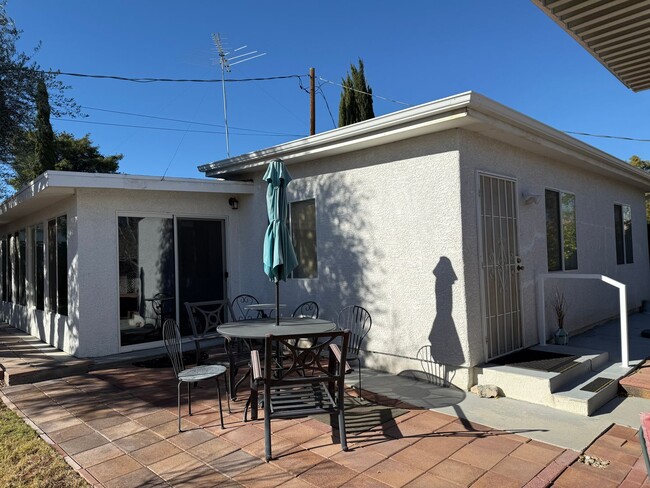 Building Photo - 1 Bedroom Casita