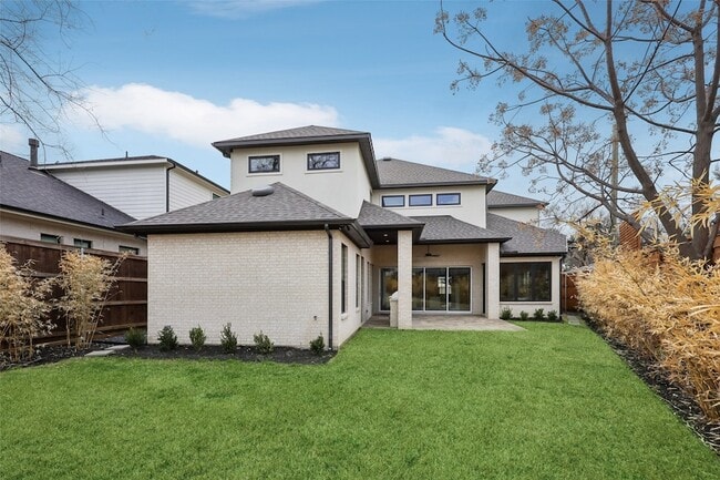 Building Photo - 3845 Van Ness Ln