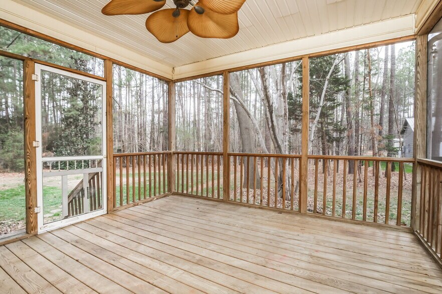 Building Photo - 1204 Cleason Ct