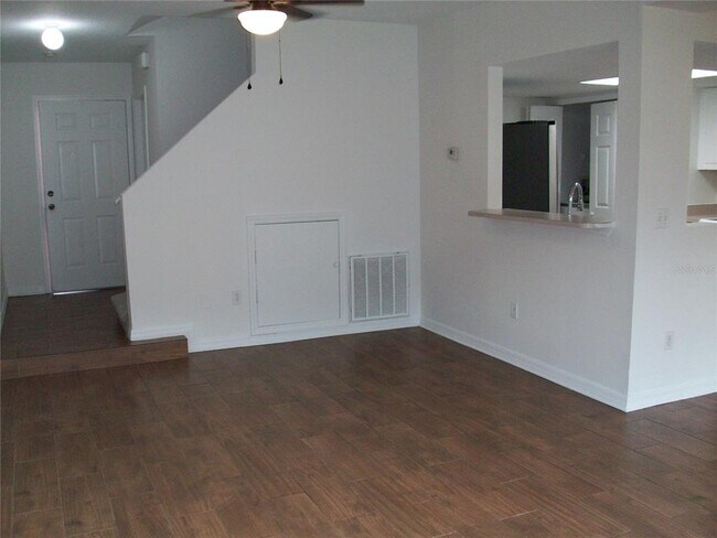 Building Photo - 511 Coconut Palm Way