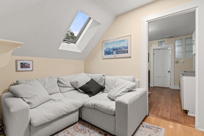 Building Photo - 21 Wenham St