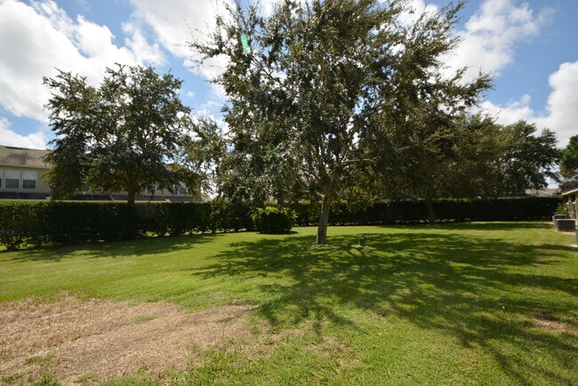 Building Photo - BEAUTIFUL 2BR/1.5BA TOWNHOUSE IN HAMPTON PARK