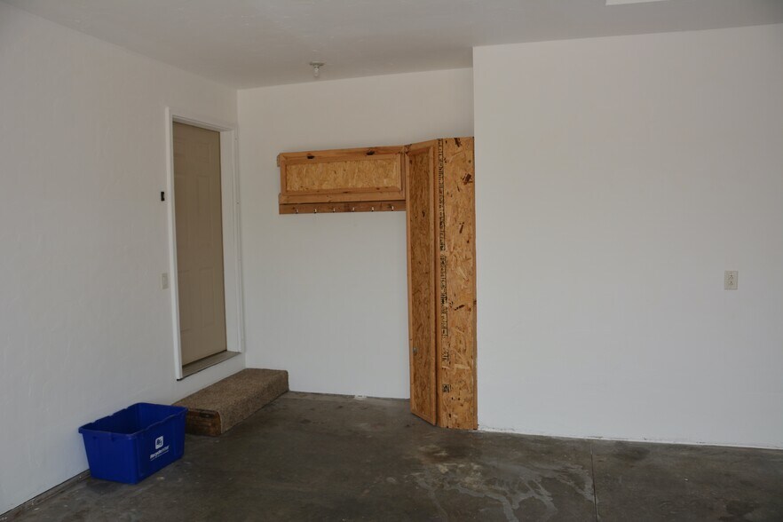 Building Photo - 327 Cordy Lane