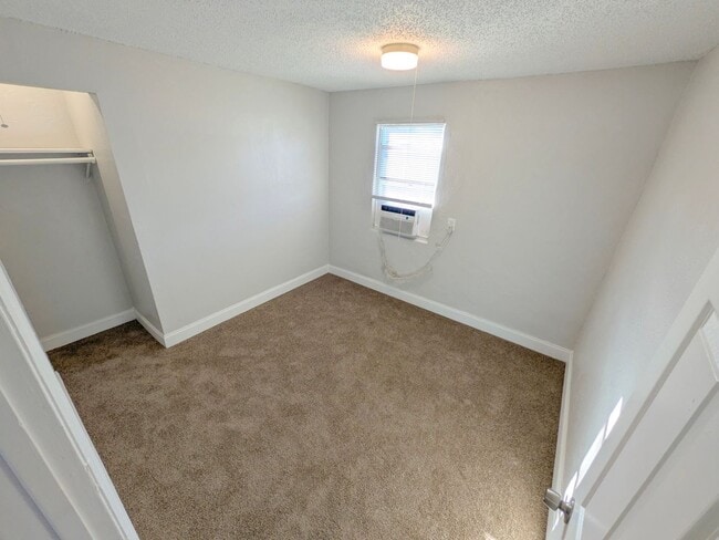 Building Photo - 506-512 Northwood Road