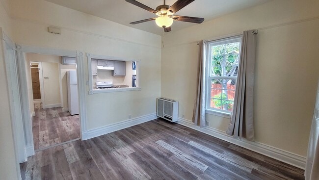 Building Photo - g7705