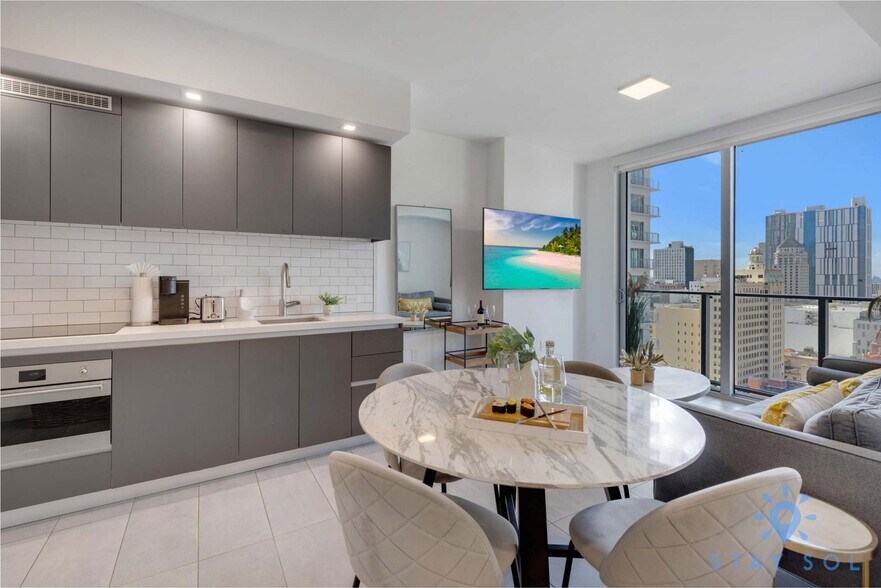 Building Photo - 227 NE 2nd St