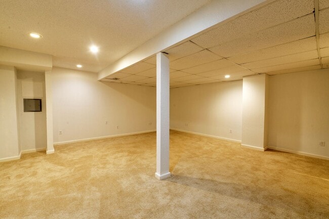 Building Photo - 4162 Whitehall Dr