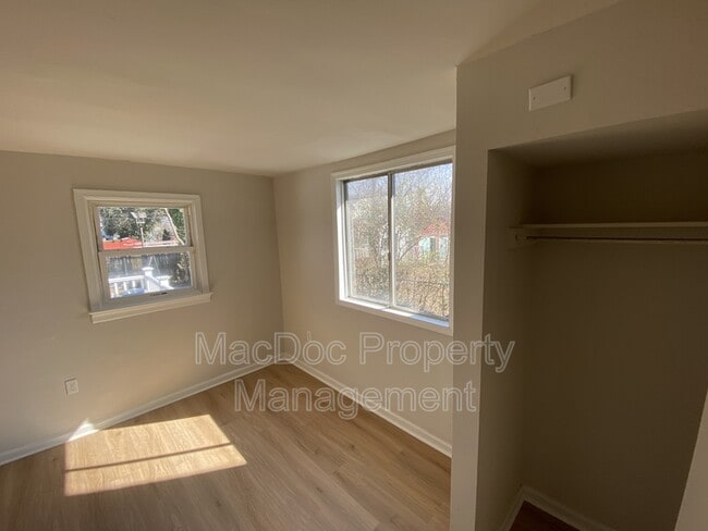 Building Photo - 511 Willis St