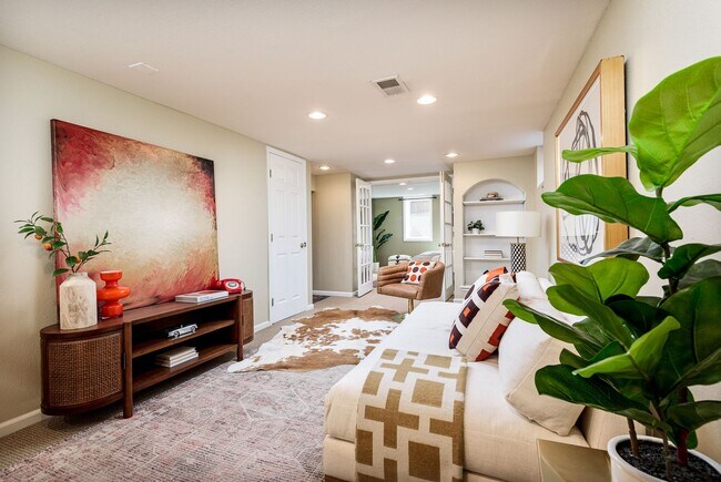 Building Photo - $0 DEPOSIT OPTION! TRADITIONAL BRICK HOME – 4 BED / 2 BATH IN WASH PARK