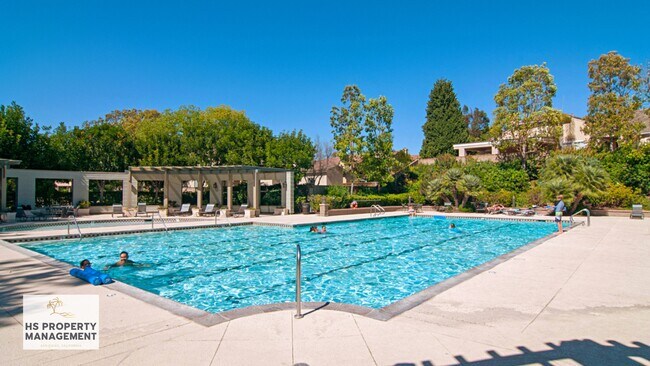 Building Photo - 657 Prairie Dr