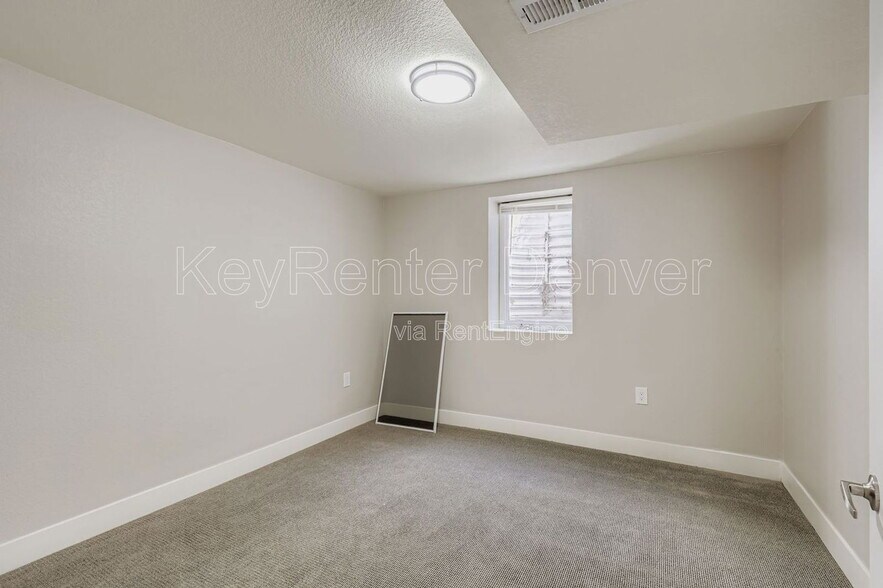 Building Photo - 4350 E Utah Pl