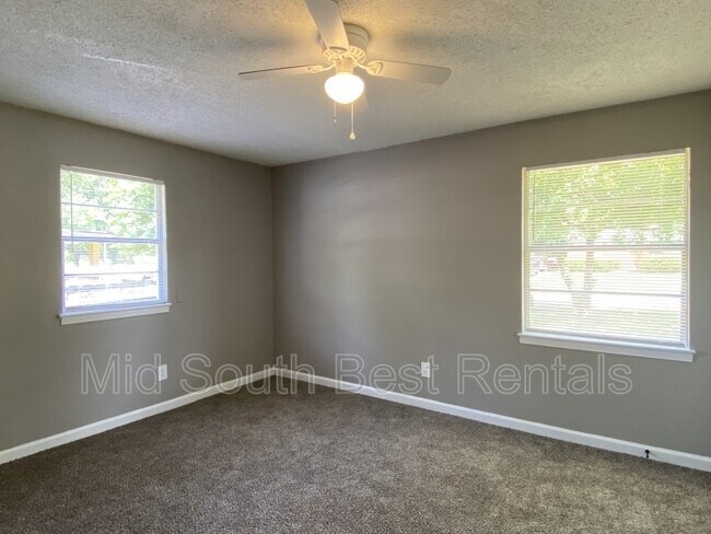 Building Photo - 3089 Cherry Rd