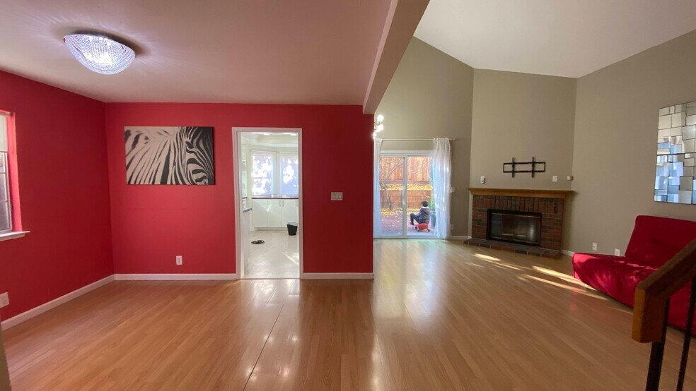 Building Photo - 34565 Vane Cmn