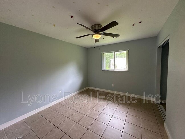 Building Photo - 4233 Pine Drop Ln