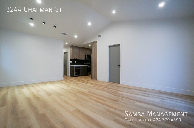 Building Photo - 3244 Chapman St