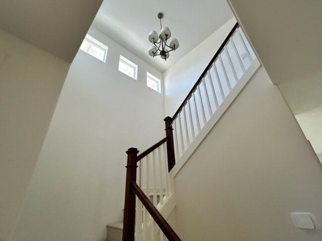 Building Photo - Newer Beautiful 4-Br/2.5-BA Home - Hoakalei Golf Course