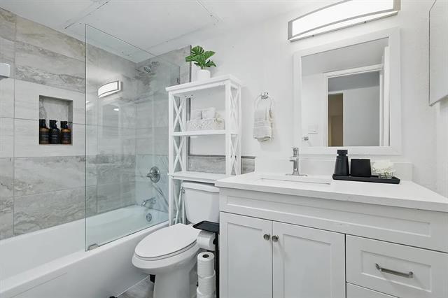 Building Photo - 8083 Meadow Rd