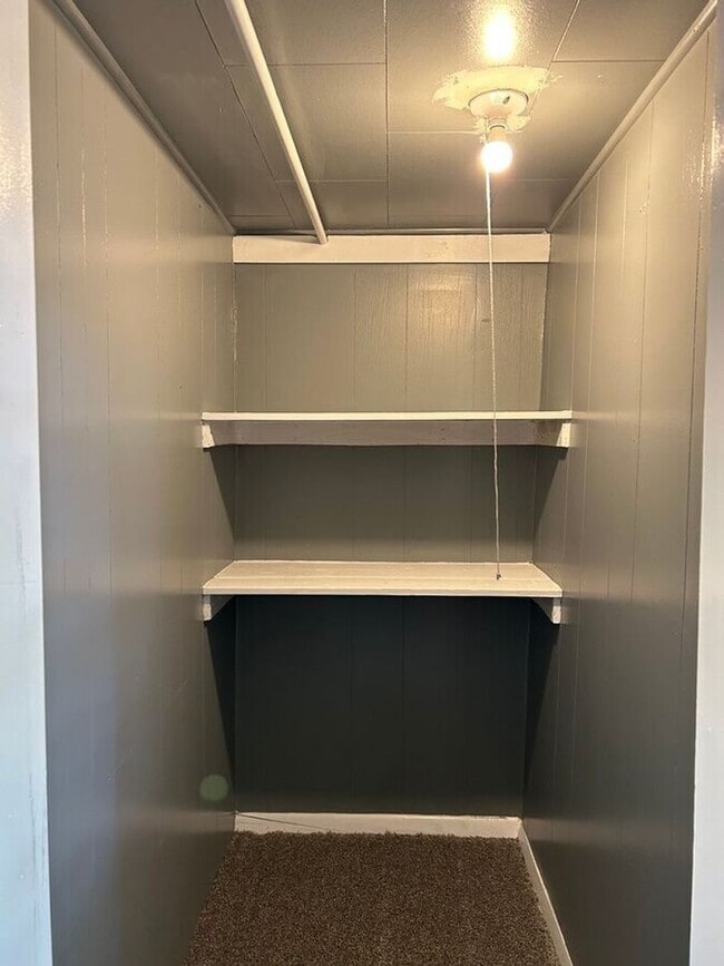 Building Photo - 25 N Washington St