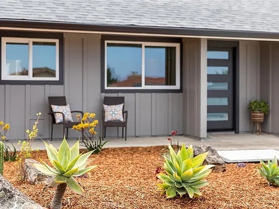 Building Photo - 243 Vista Ct