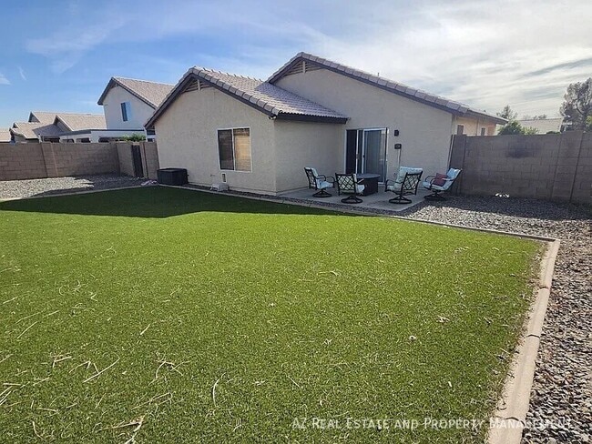 Building Photo - 8642 W Echo Ln