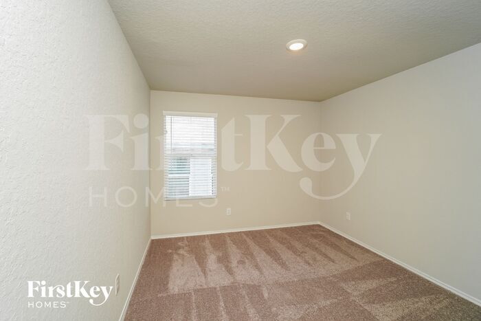 Building Photo - 10762 Prusiner Dr