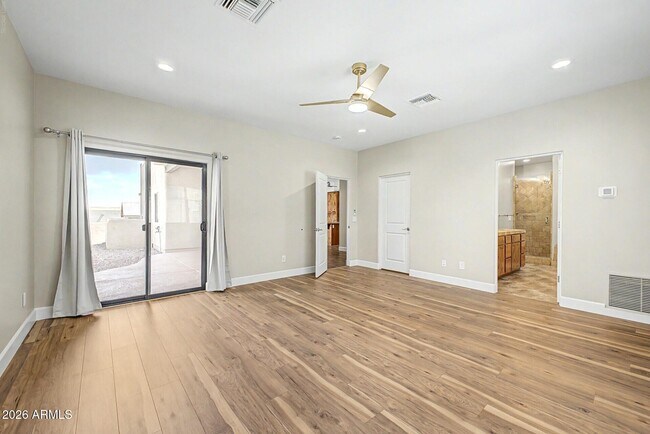 Building Photo - 15452 Chicory Dr