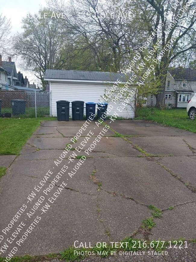 Building Photo - 339 Cole Ave
