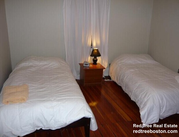 Building Photo - 433 Hanover St