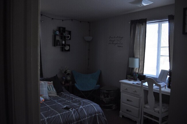 Building Photo - 204 Cherry St