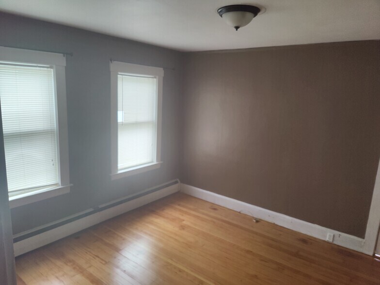 Building Photo - 143 Charles St