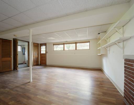 Building Photo - 220 Elmwood Dr