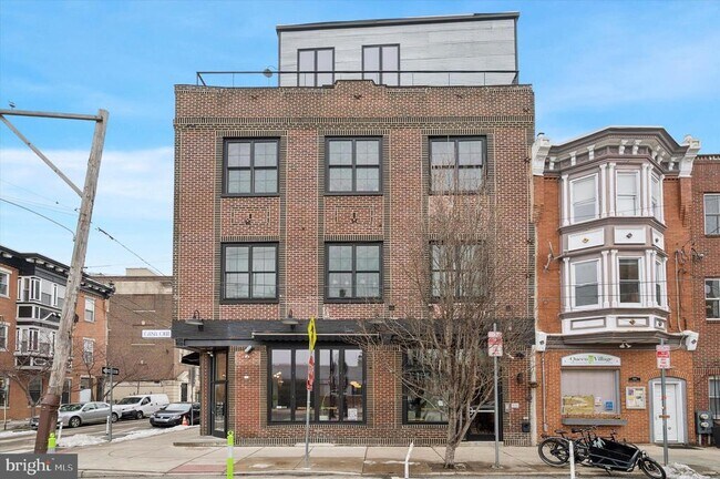 Building Photo - 705 S 5th St