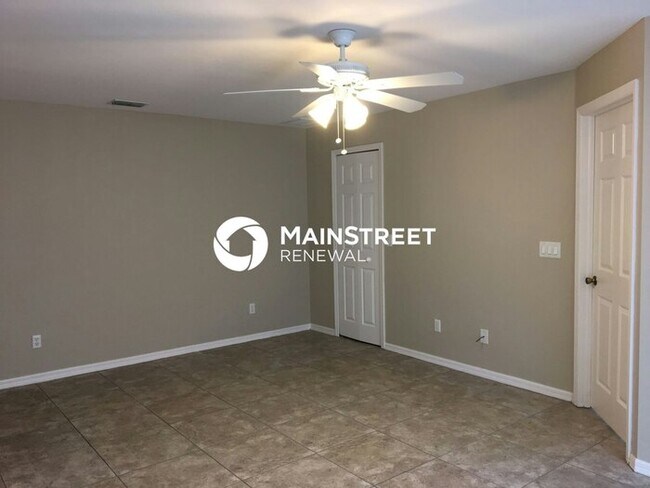 Building Photo - 3 Bedroom Pet-Friendly Home in Cape Coral, FL with Main Street Renewal