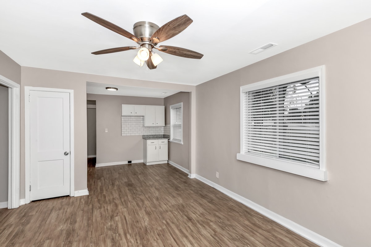 Building Photo - 4304 9th Ave SW