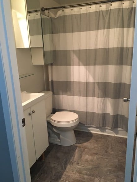 Building Photo - 4620 Lower Dr