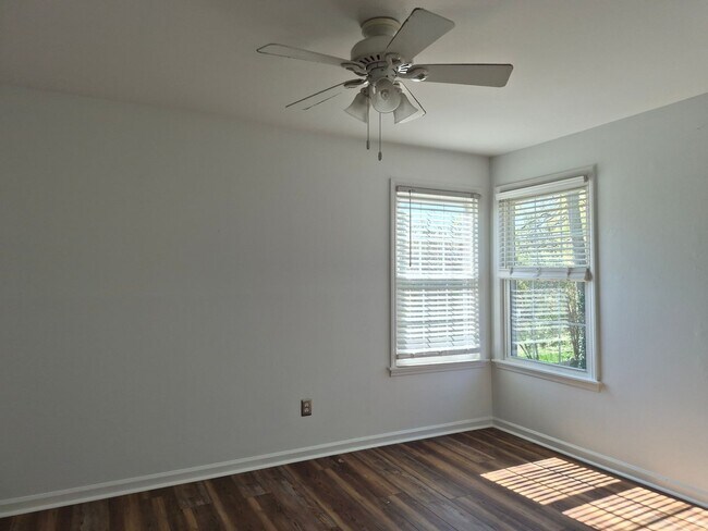 Building Photo - Greenbrier