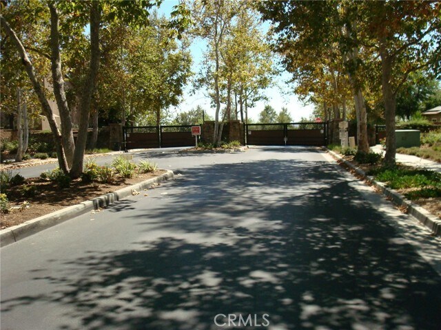 Building Photo - 38539 Divot Dr