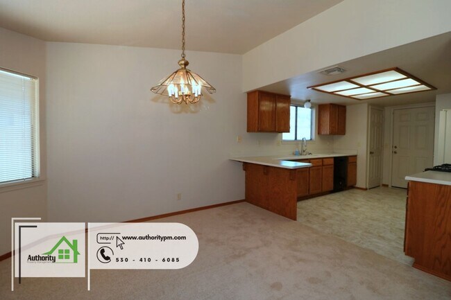 Building Photo - 1844 Breckenwood, Short Trip to the park. ...