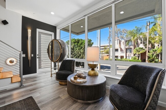 Building Photo - Furnished 2 bedroom