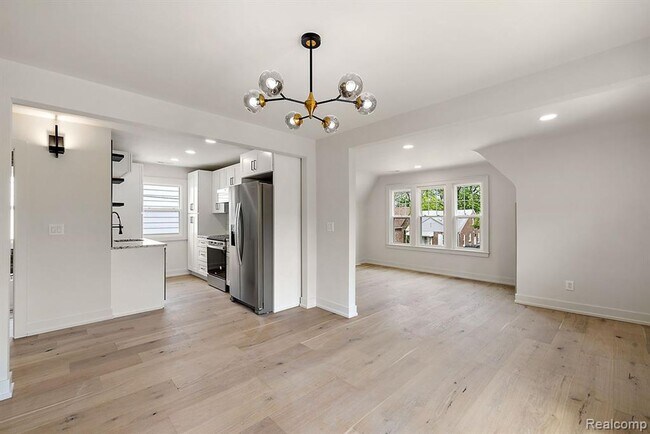 Building Photo - 308-310 East Harry Ave