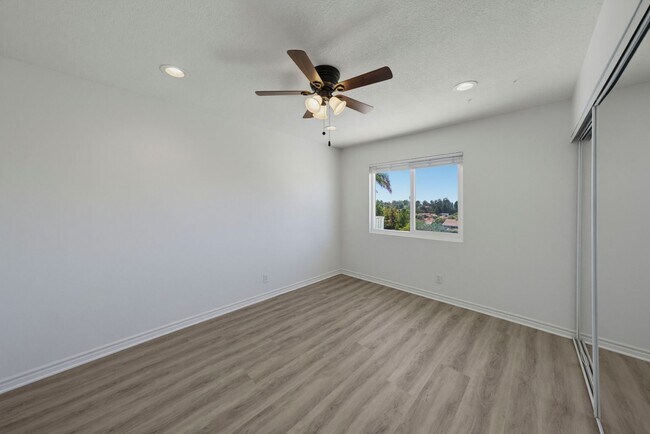 Building Photo - GORGEOUS VIEWS of Anahiem Hills