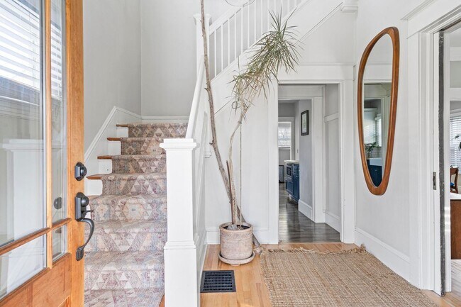 Building Photo - Spacious, historic 3-bdrm/1.5-bath home in...