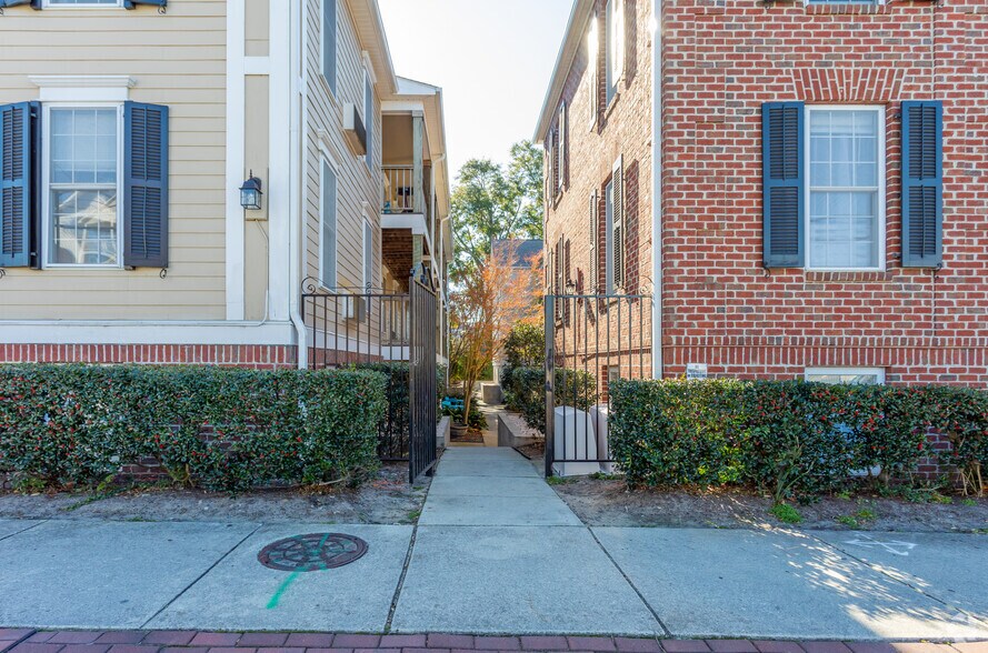 Courtyard Apartments 210 Red Cross St Wilmington NC 28401 Apartment