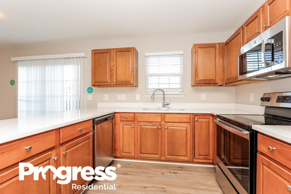 Building Photo - 3014 Commonwealth Dr