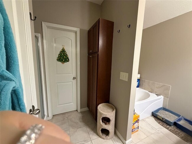 Building Photo - 8220 Ryan Ridge Loop