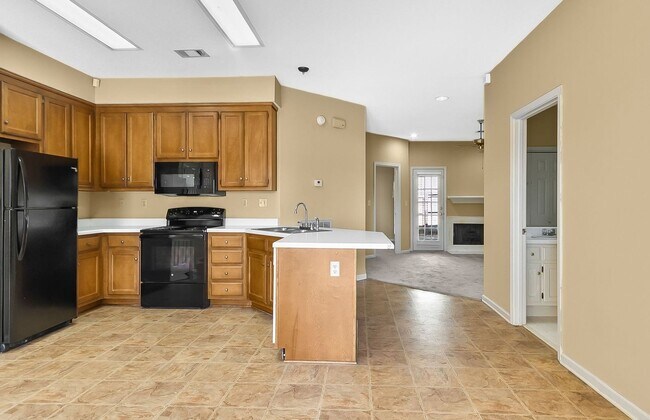 Building Photo - 2 Bed 2 Bath