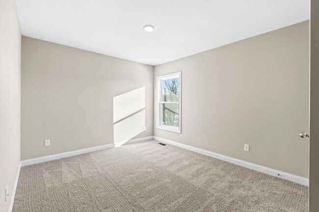 Building Photo - 441 Friendly Ave