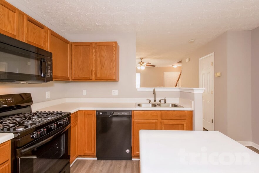 Building Photo - 130 Silver Fox Trail