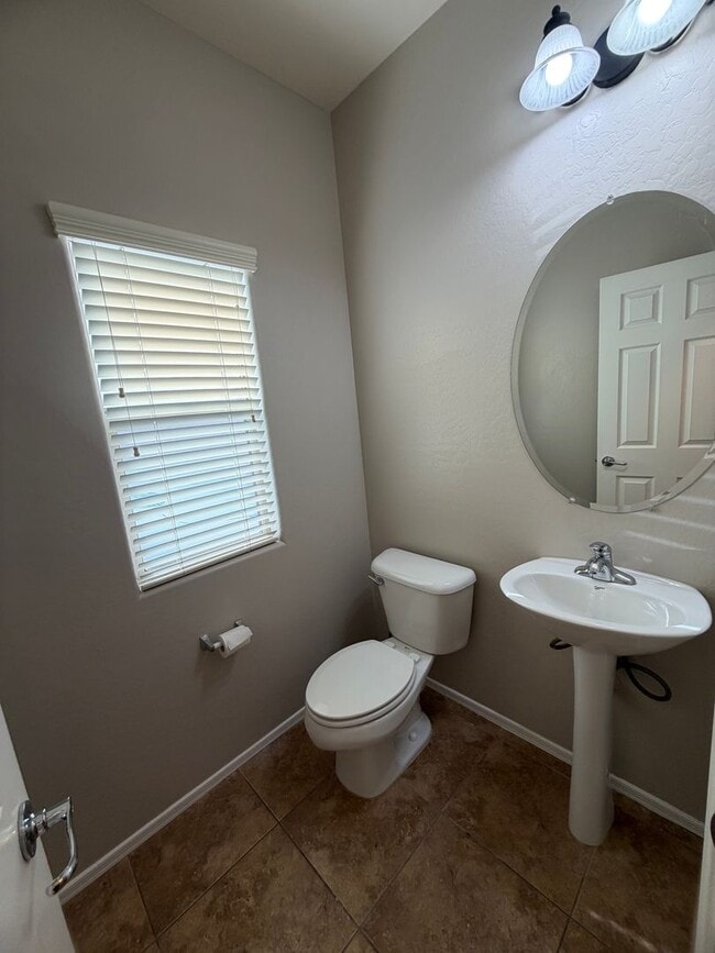 Building Photo - Community pool and a low maintenance yard