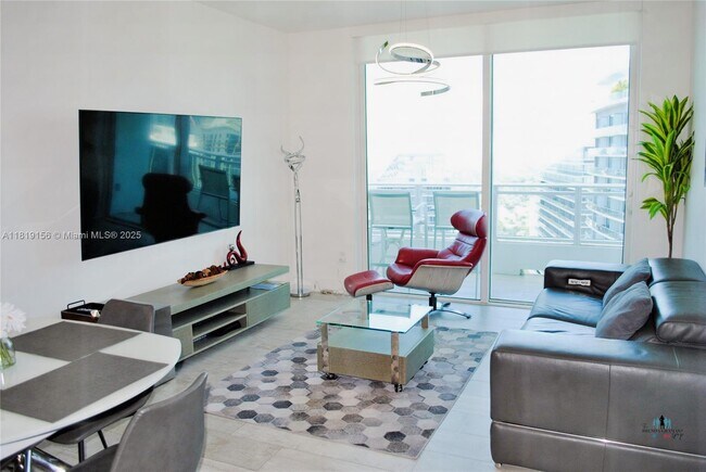 Building Photo - 1080 Brickell Ave